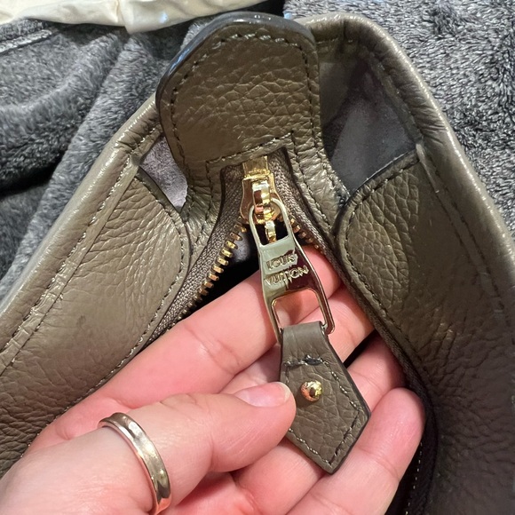 Louis Vuitton Purse - Picture 10 of 16